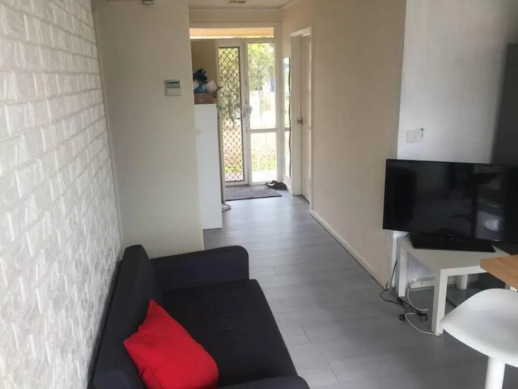 Dana-Private Room In A Shared House-Close To City & Anu-2 Canberra Australia